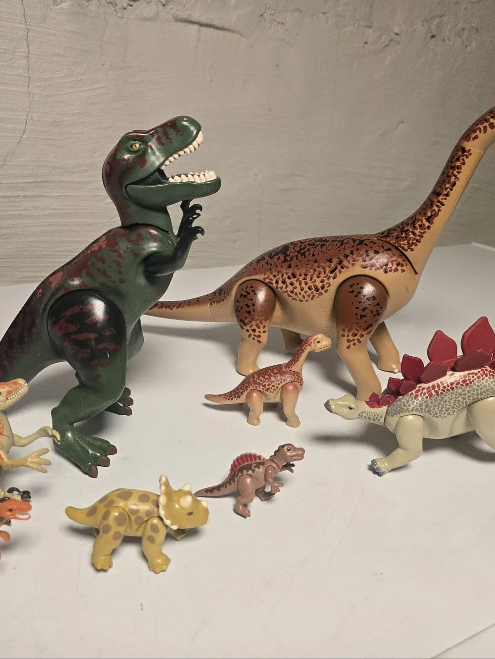 Jurassic Dino Playset - Green, Tan & Red Dinosaur Figures